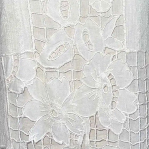 Anthro Floreat White Floral Crochet Lace Overlay Gauzy Halter Blouse Tank Top - Picture 3 of 7